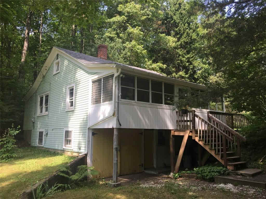 Building photograph for 10 BLOOMER LANE